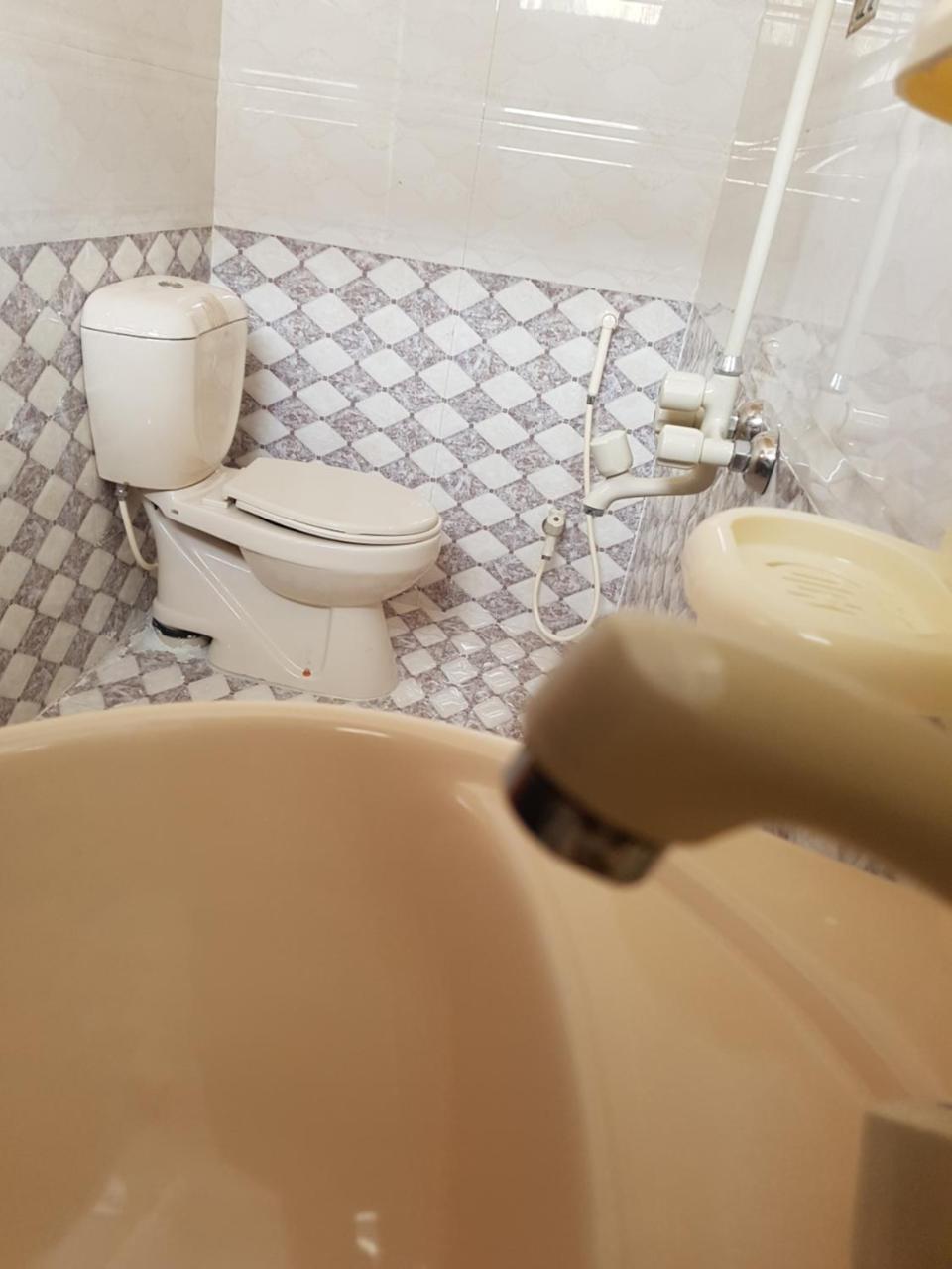 Aimys Villa Guest House Multan Bagian luar foto