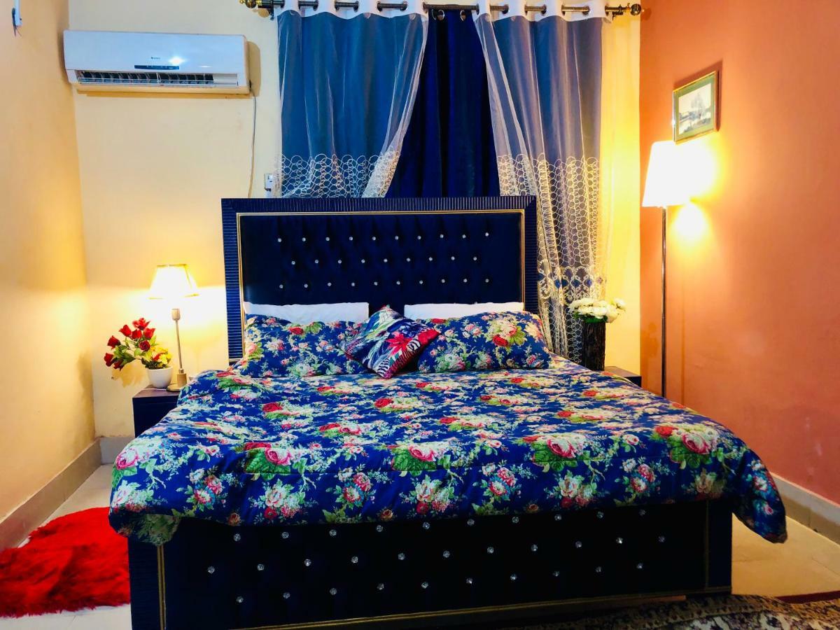 Aimys Villa Guest House Multan Bagian luar foto